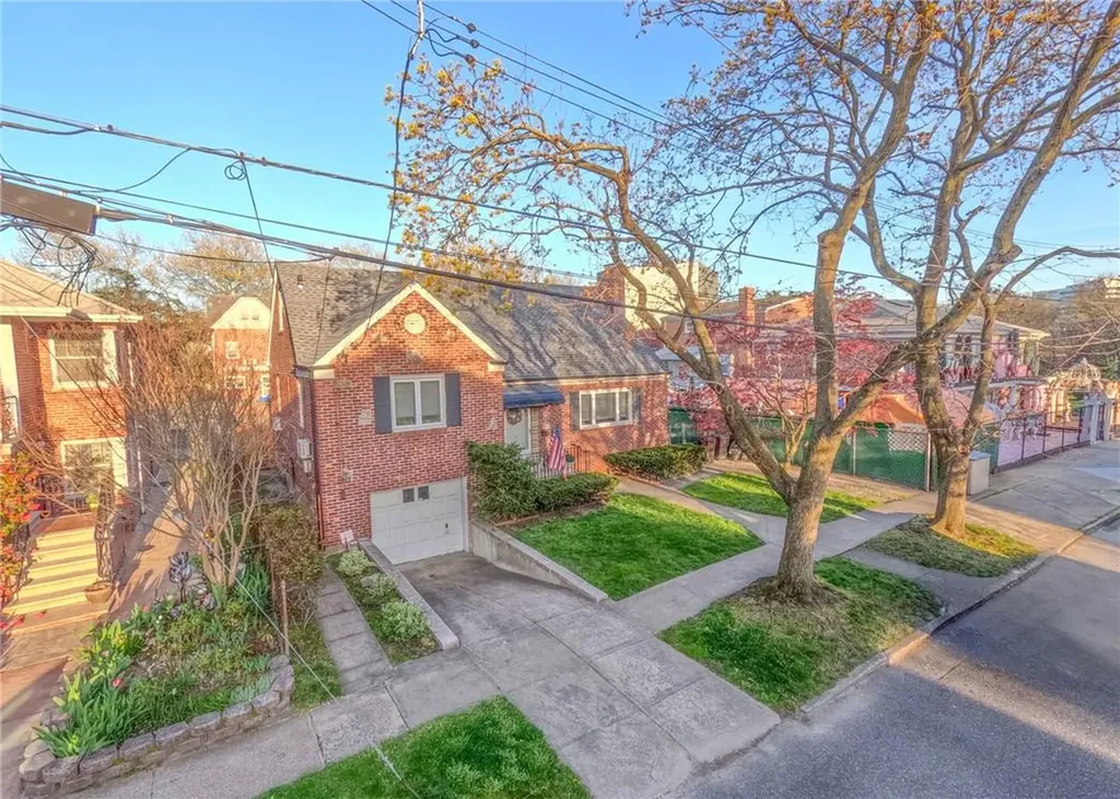 2216 Westervelt Avenue Bronx NY 10469