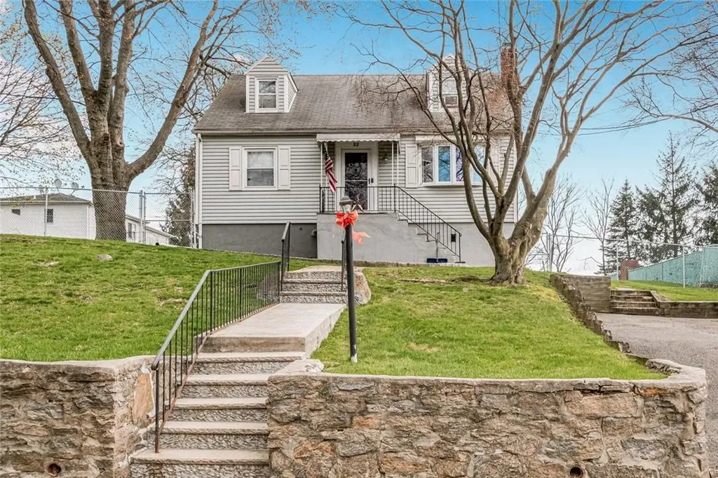 32 Gavin Street Yonkers NY 10701