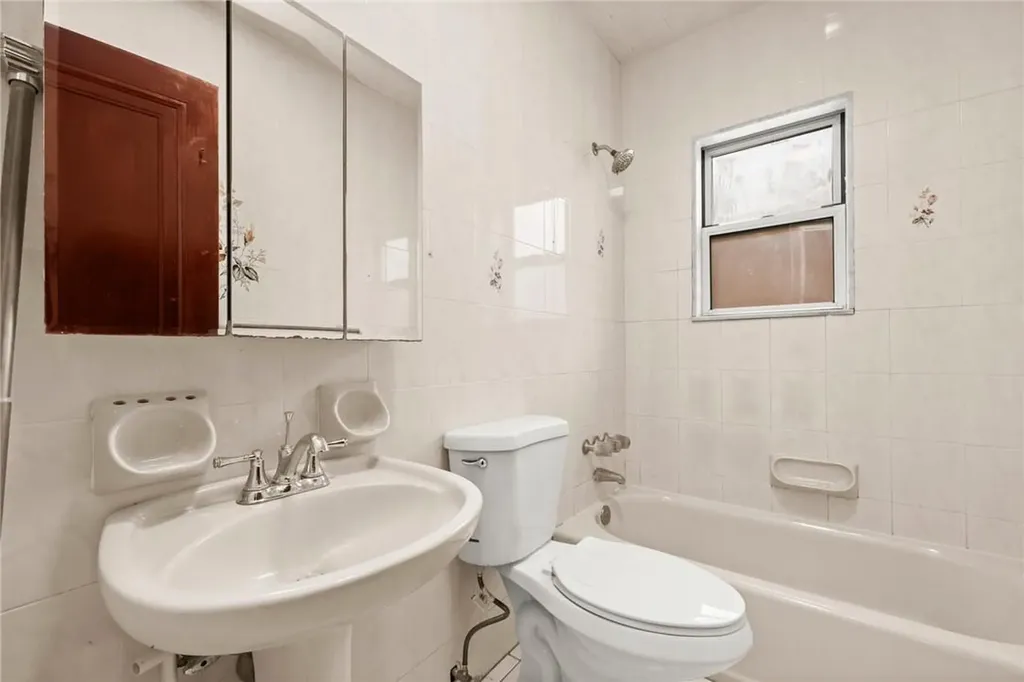 1634 Hering Avenue Bronx NY 10461
