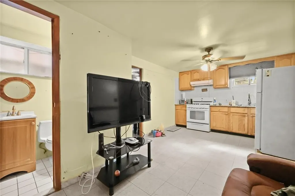 1634 Hering Avenue Bronx NY 10461