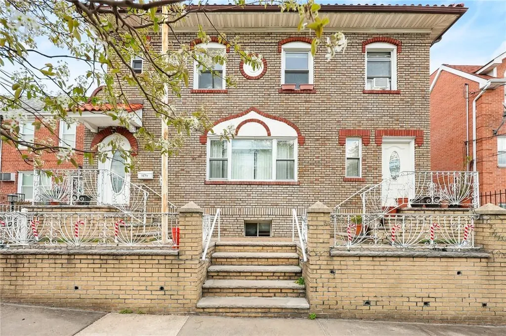 1634 Hering Avenue Bronx NY 10461