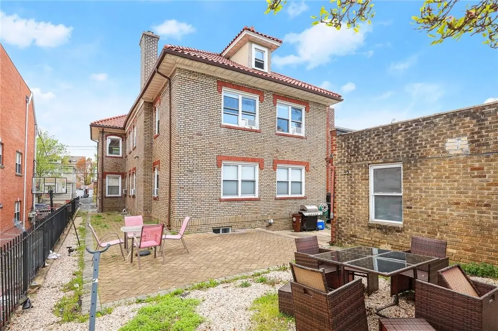 1634 Hering Avenue Bronx NY 10461