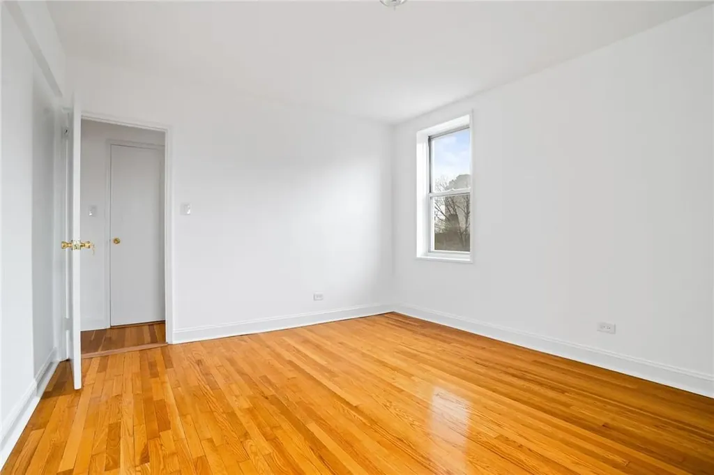 5640 Netherland Avenue Bronx NY 10471