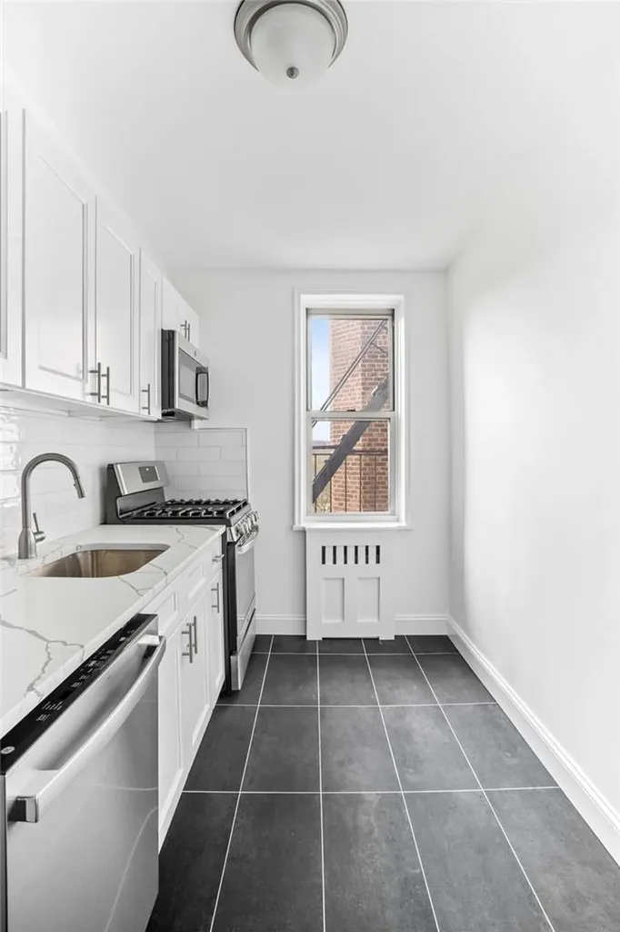 5640 Netherland Avenue Bronx NY 10471