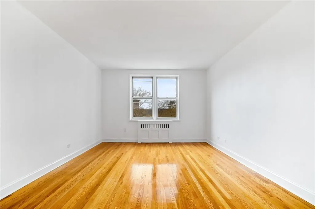 5640 Netherland Avenue Bronx NY 10471