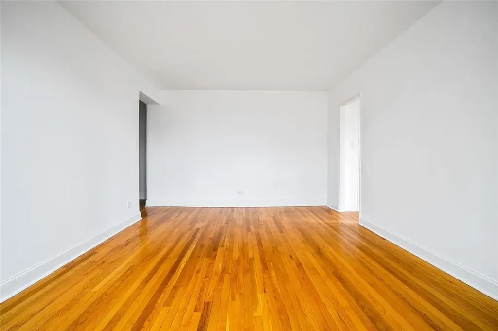 5640 Netherland Avenue Bronx NY 10471