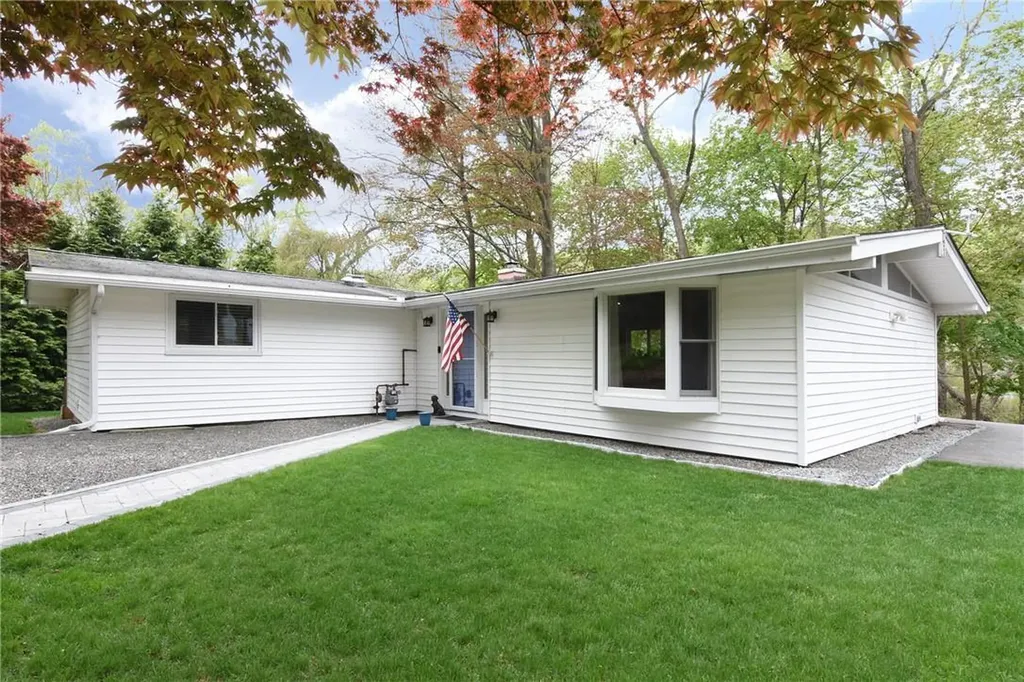 5 Biltom Road White Plains NY 10607