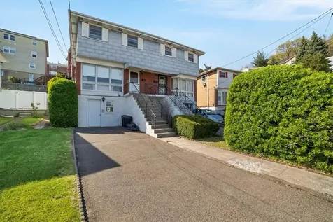 29 Elizabeth Place Yonkers NY 10703