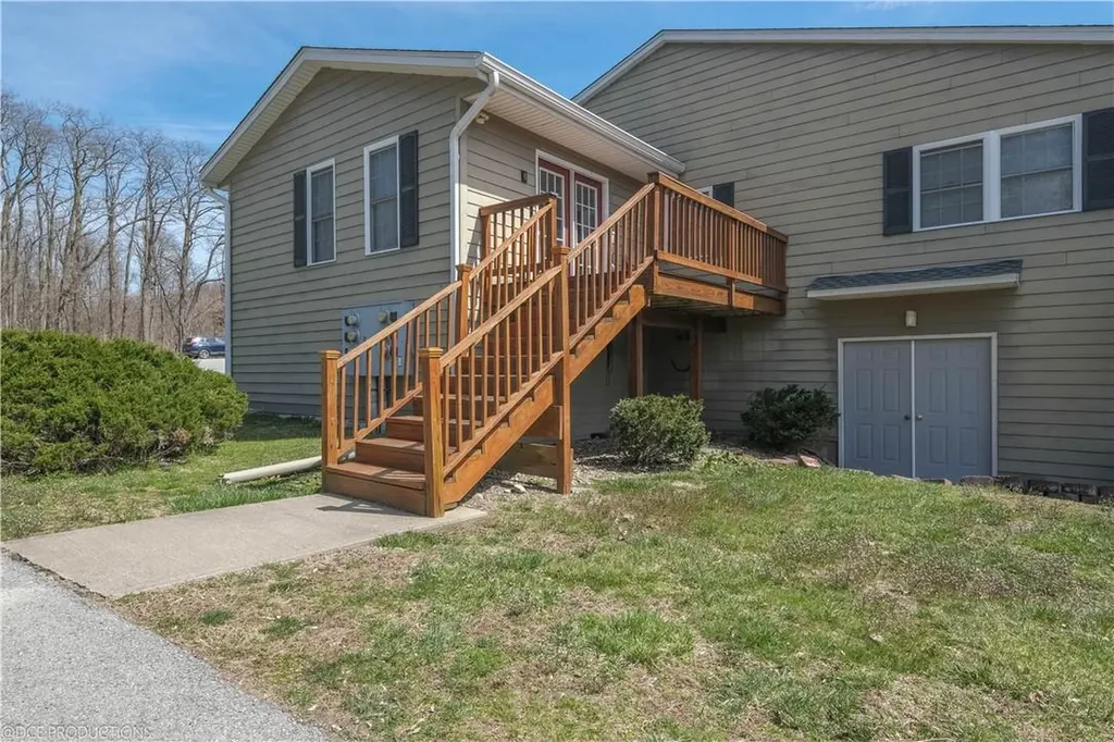 1-18 Willow Way Rhinebeck NY 12572