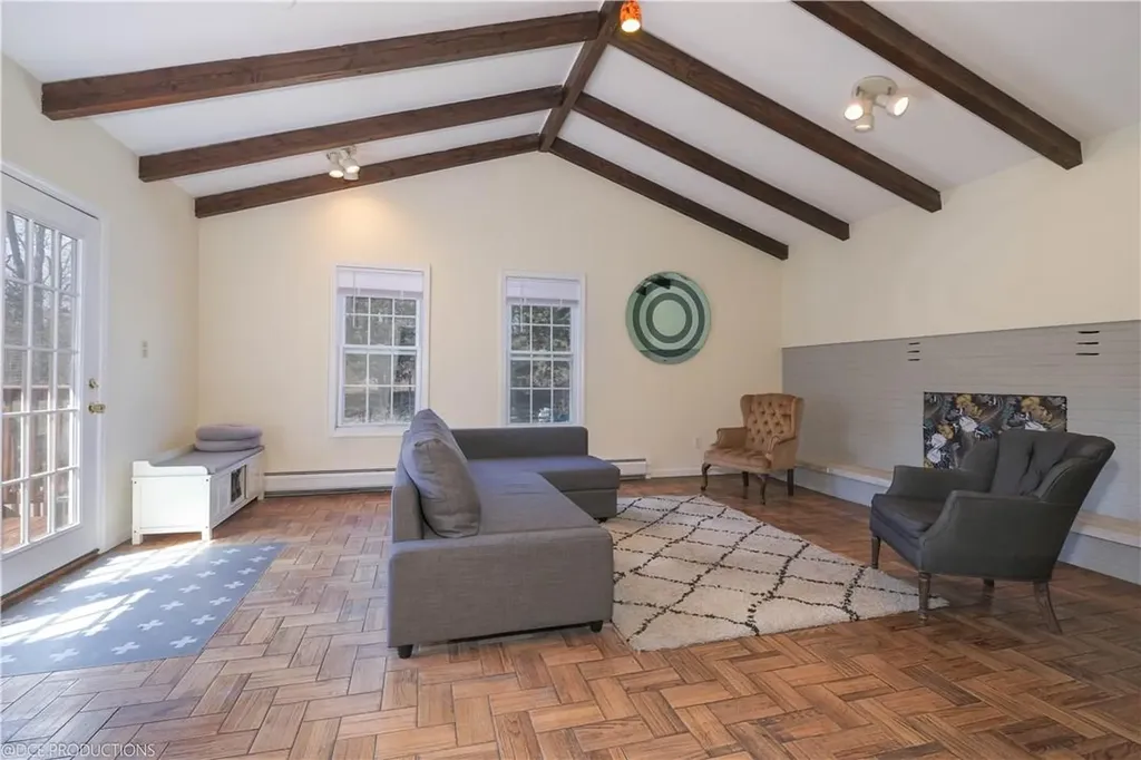 1-18 Willow Way Rhinebeck NY 12572