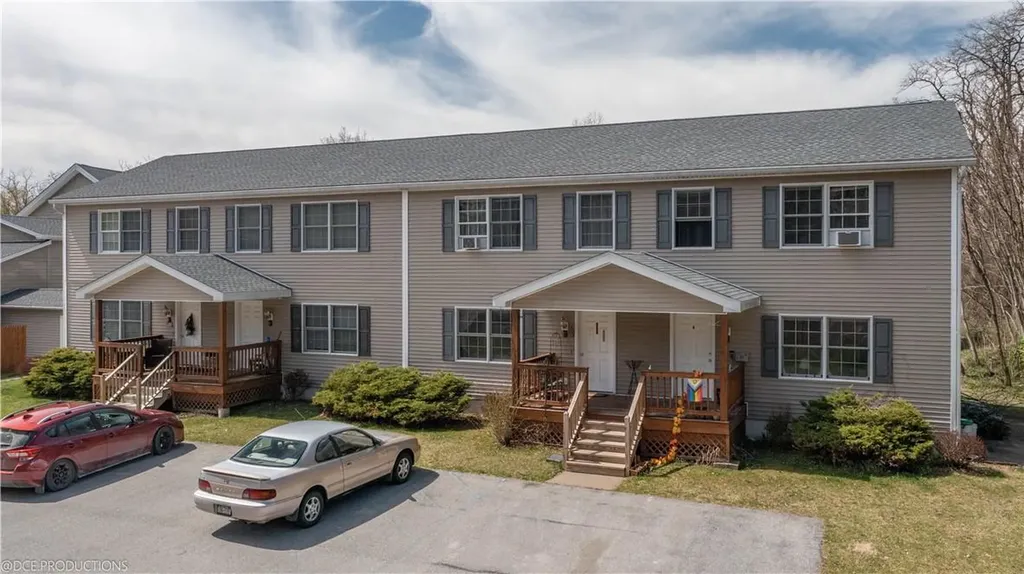 1-18 Willow Way Rhinebeck NY 12572
