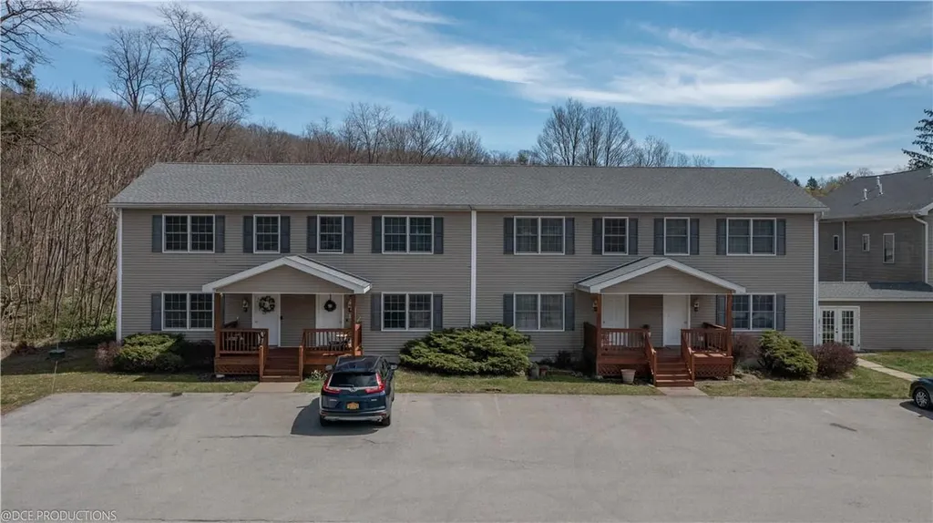 1-18 Willow Way Rhinebeck NY 12572