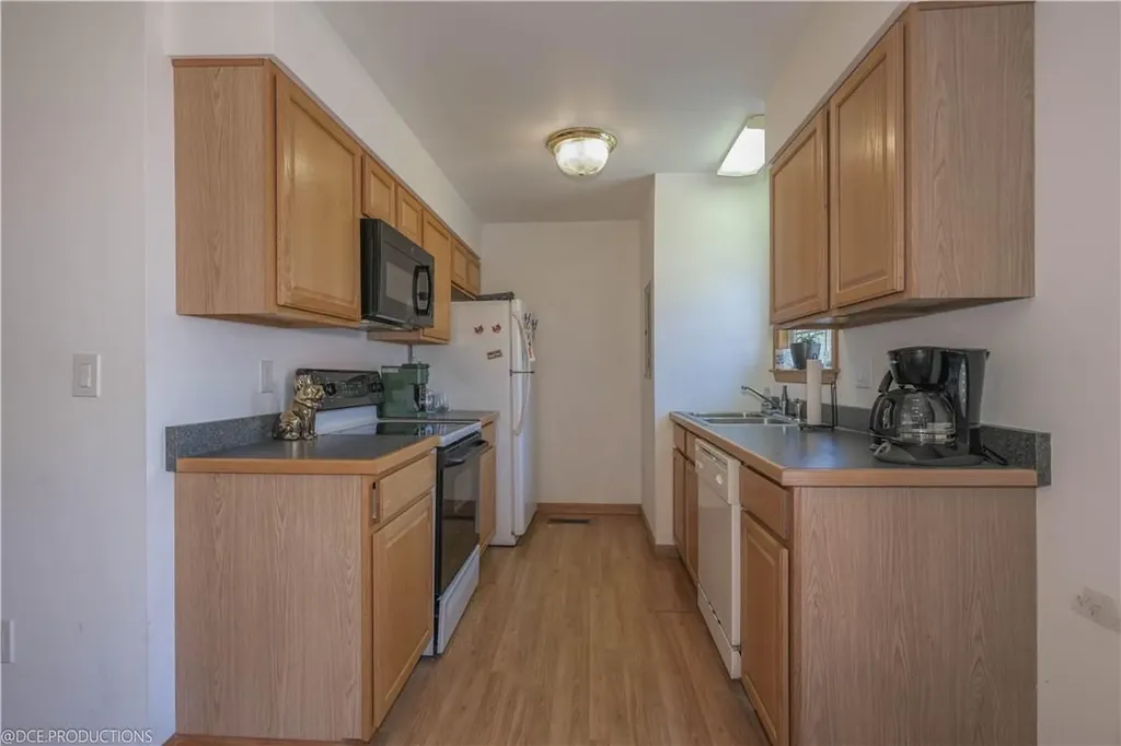 1-18 Willow Way Rhinebeck NY 12572