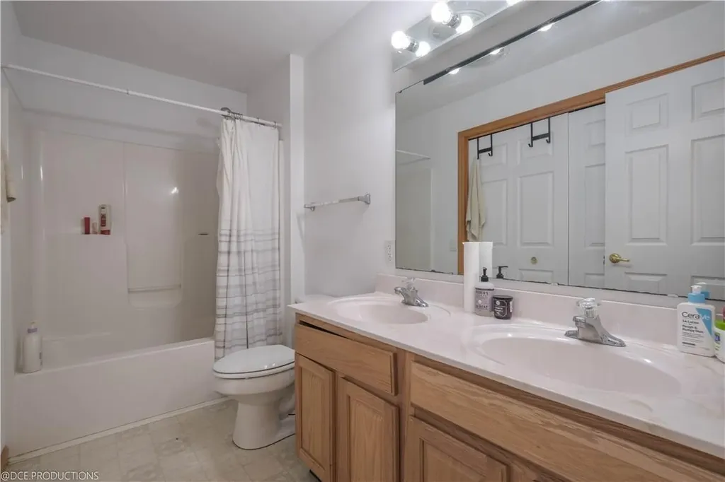 1-18 Willow Way Rhinebeck NY 12572
