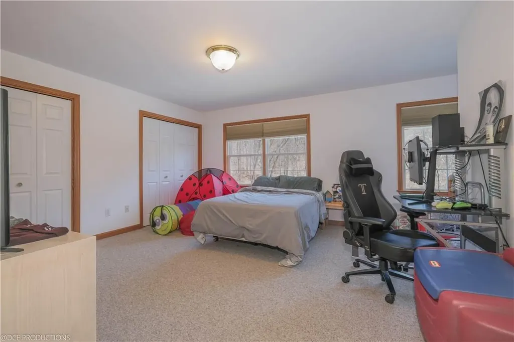 1-18 Willow Way Rhinebeck NY 12572