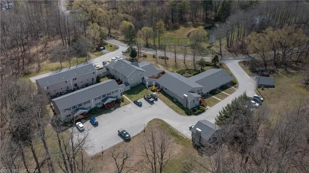 1-18 Willow Way Rhinebeck NY 12572