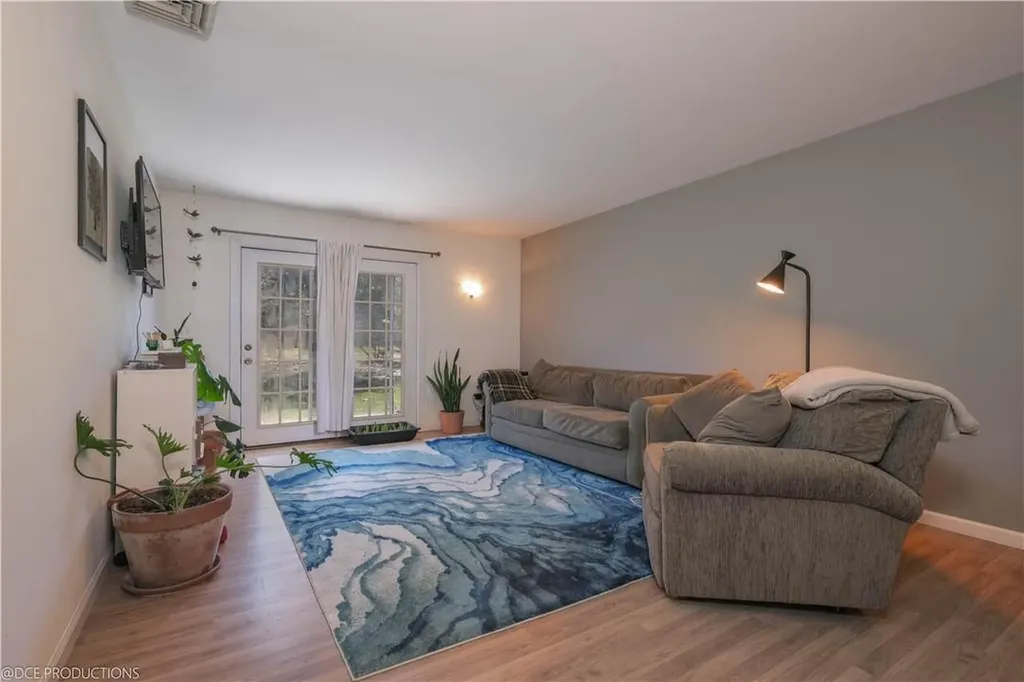 1-18 Willow Way Rhinebeck NY 12572