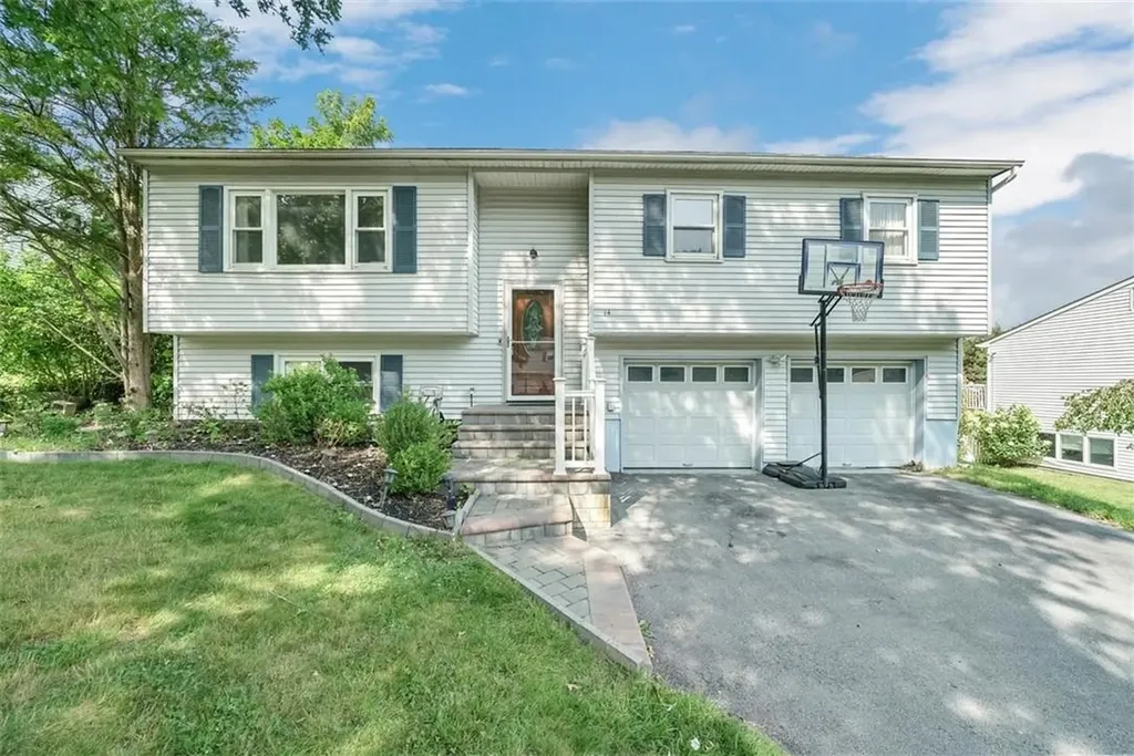 14 Half Hollow Turn Monroe NY 10950