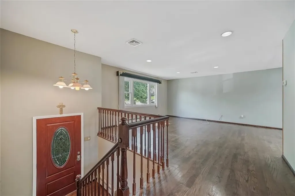 14 Half Hollow Turn Monroe NY 10950