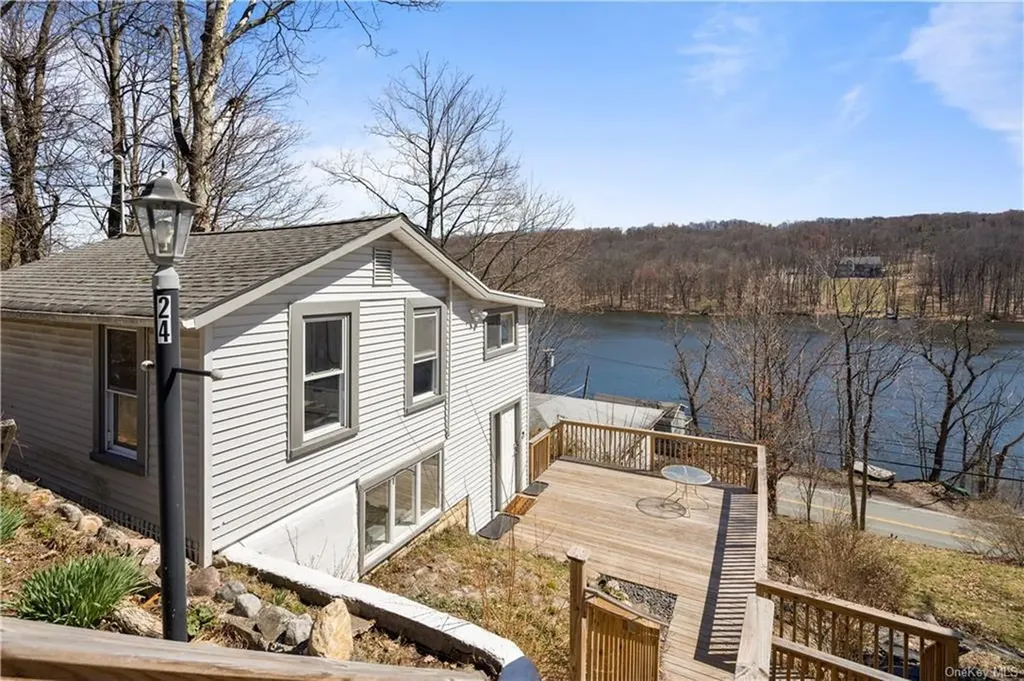 24 Sparrow Street Monroe NY 10950