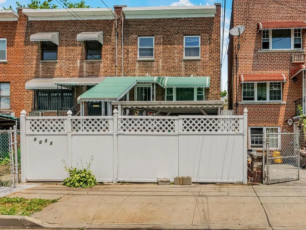 1031 E 213th Street Bronx NY 10469
