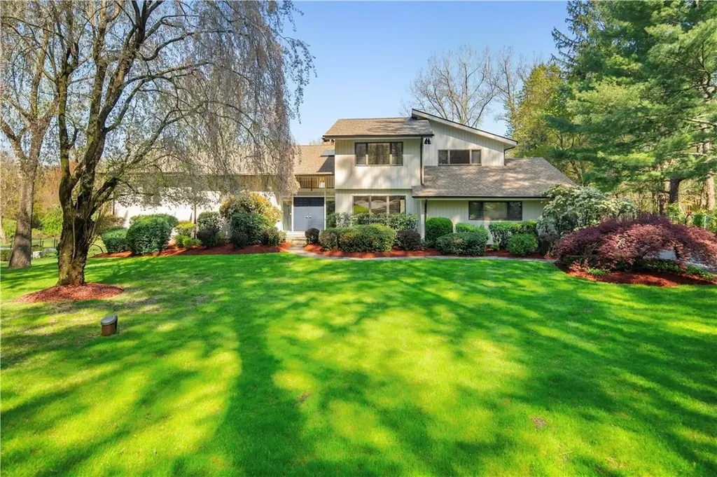 25 Round Hill Road Armonk NY 10504