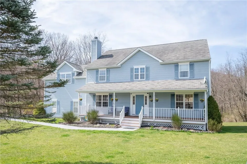 69 W Deer Trail Pawling NY 12564