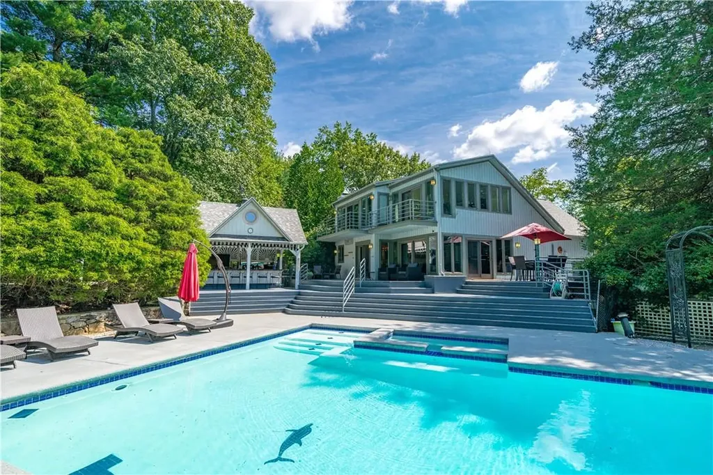 507 N Lake Boulevard Mahopac NY 10541