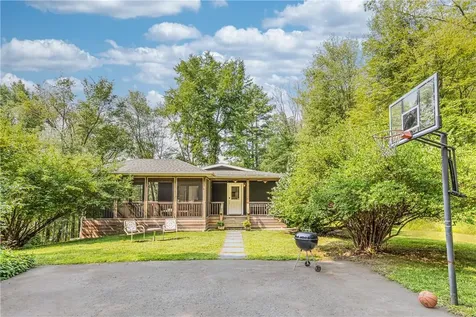 15 Bakertown Road Accord NY 12404