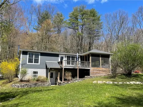 15 Bakertown Road Accord NY 12404