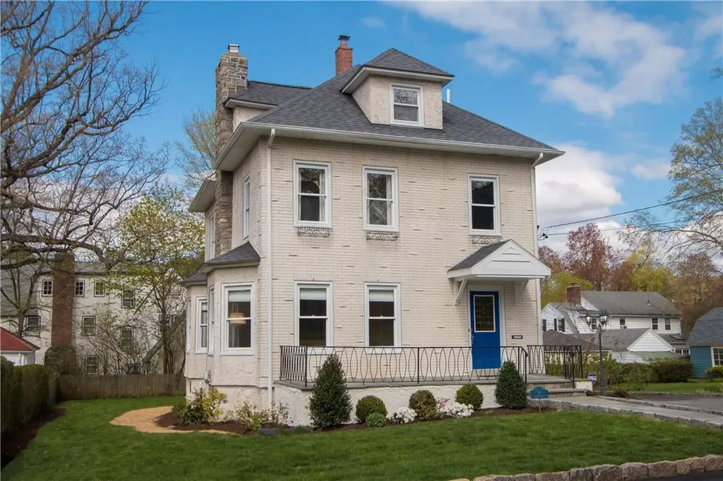 17 Dobbs Terrace Scarsdale NY 10583