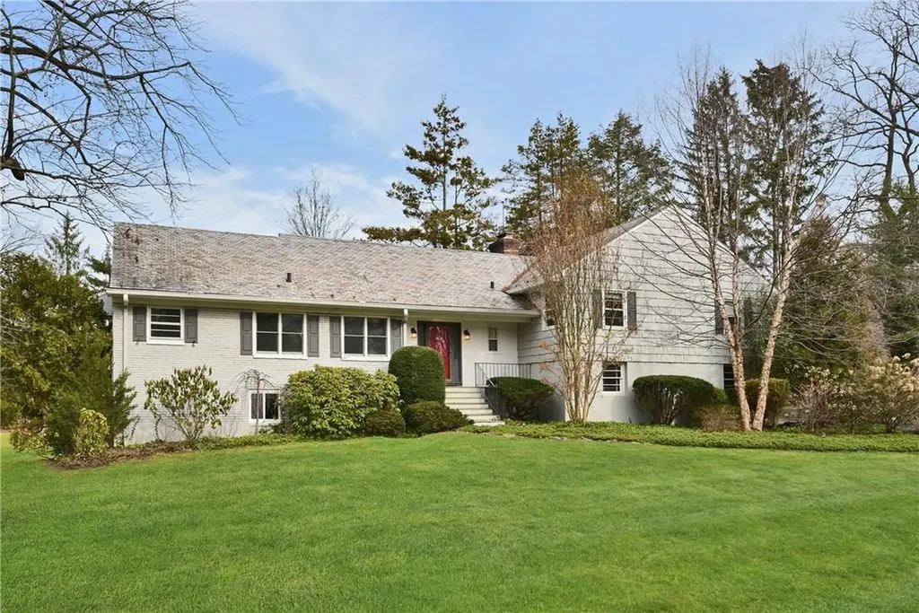 2 Bruce Road Mamaroneck NY 10543
