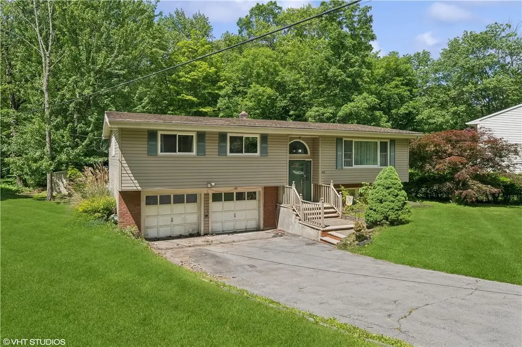 416 Round Lake Park Road Monroe NY 10950