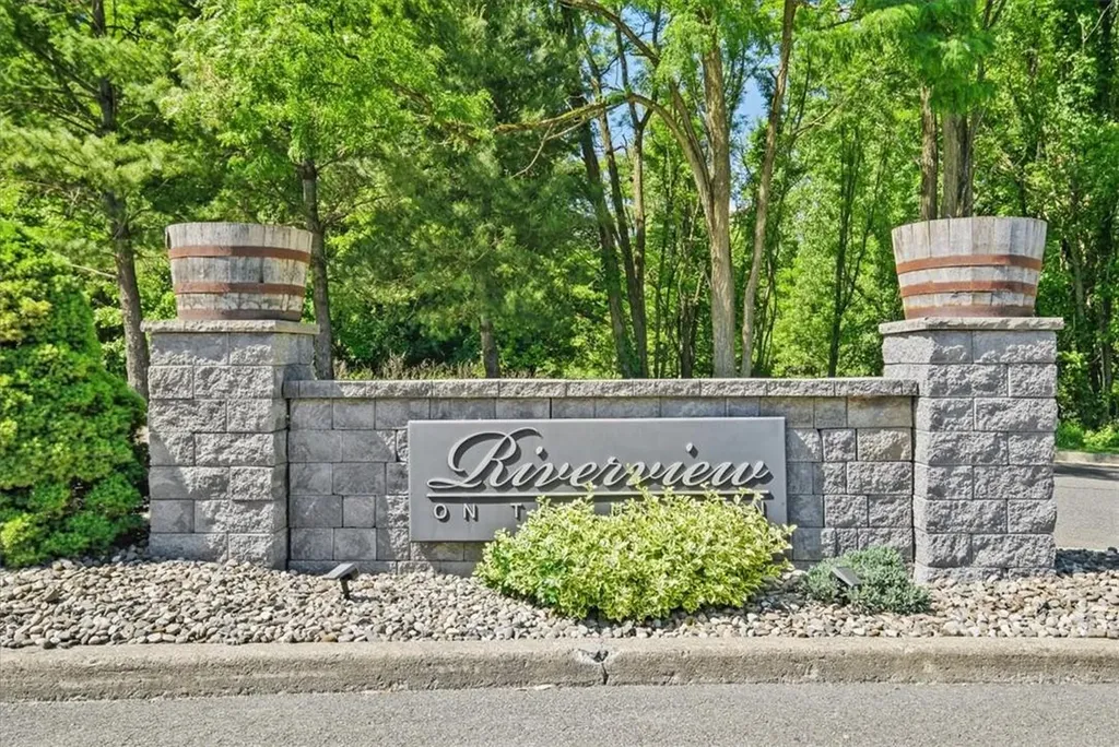 55 Riverview Port Ewen NY 12466