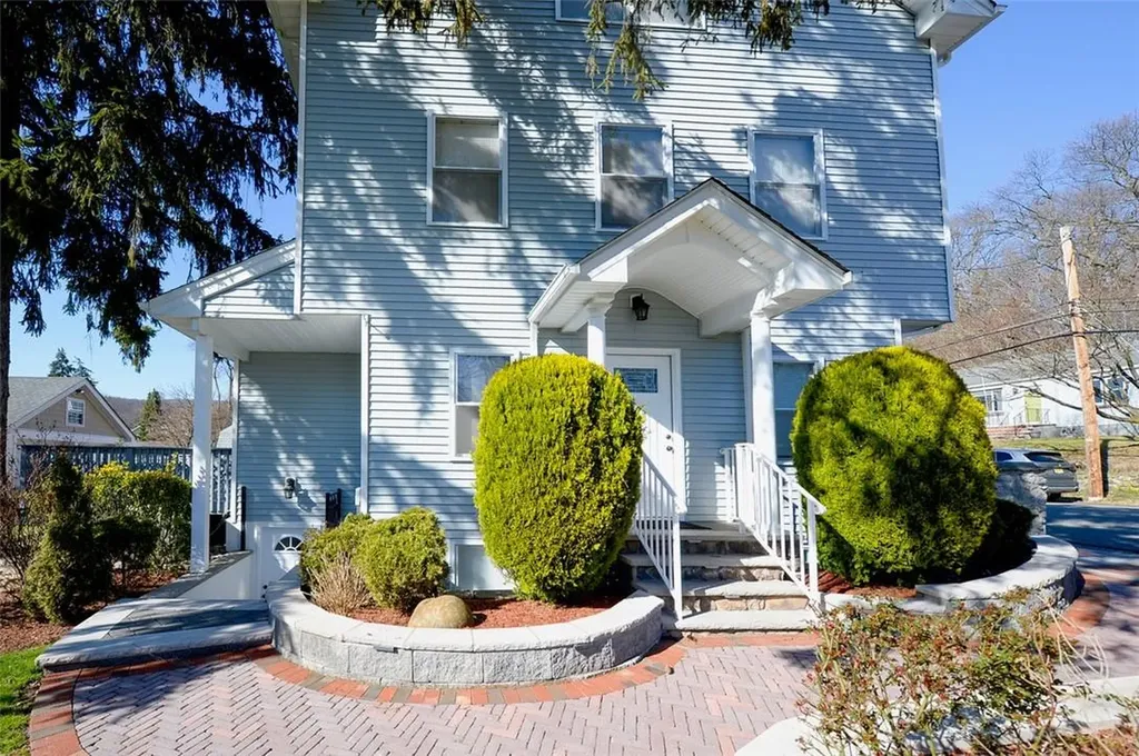 39 Oakdale Manor Suffern NY 10901