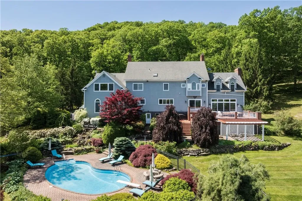 17 Parks Wood Drive Cornwall NY 12518