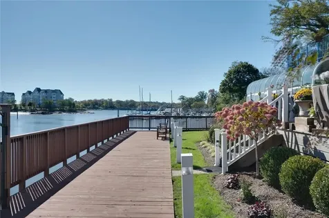18 Shady Glen Court New Rochelle NY 10805