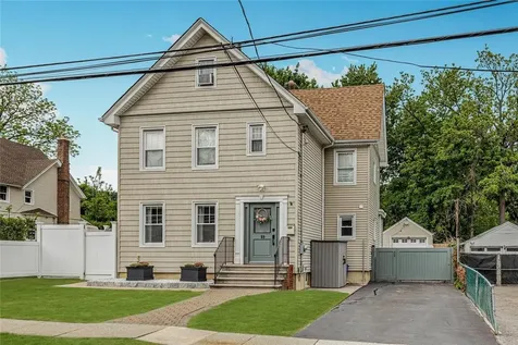 23 Bainton Street Yonkers NY 10704