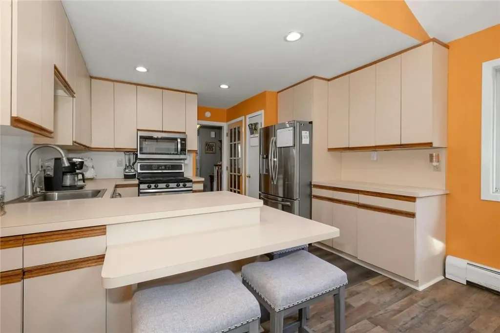 123 Pine Tree Lane Tappan NY 10983