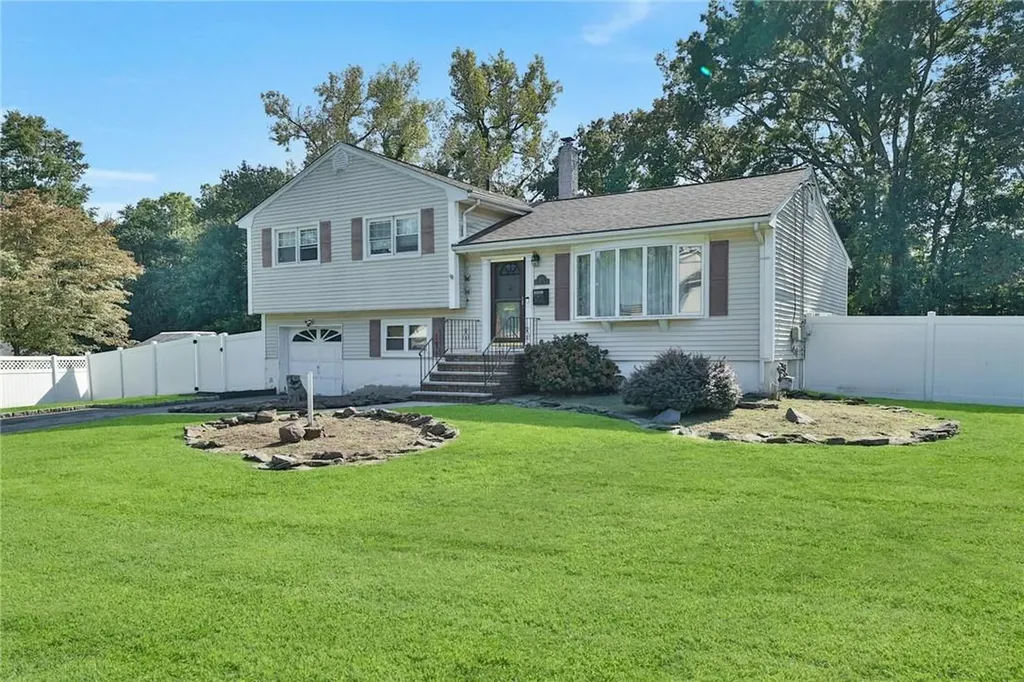 123 Pine Tree Lane Tappan NY 10983