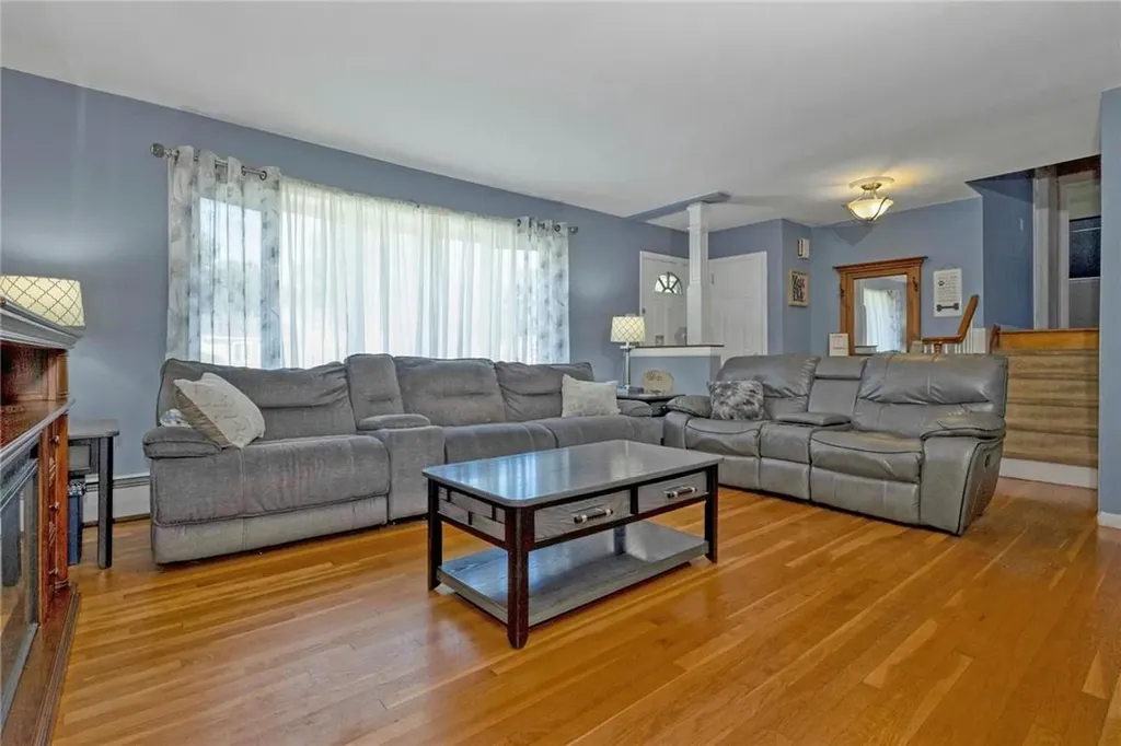 123 Pine Tree Lane Tappan NY 10983