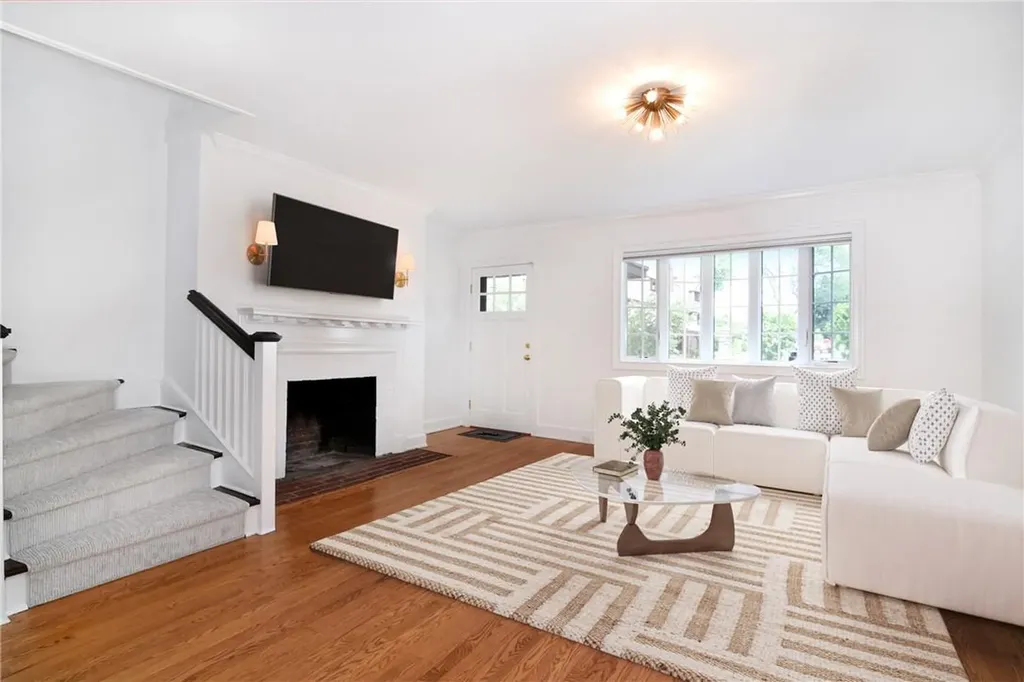 12 Bolton Gardens Bronxville NY 10708
