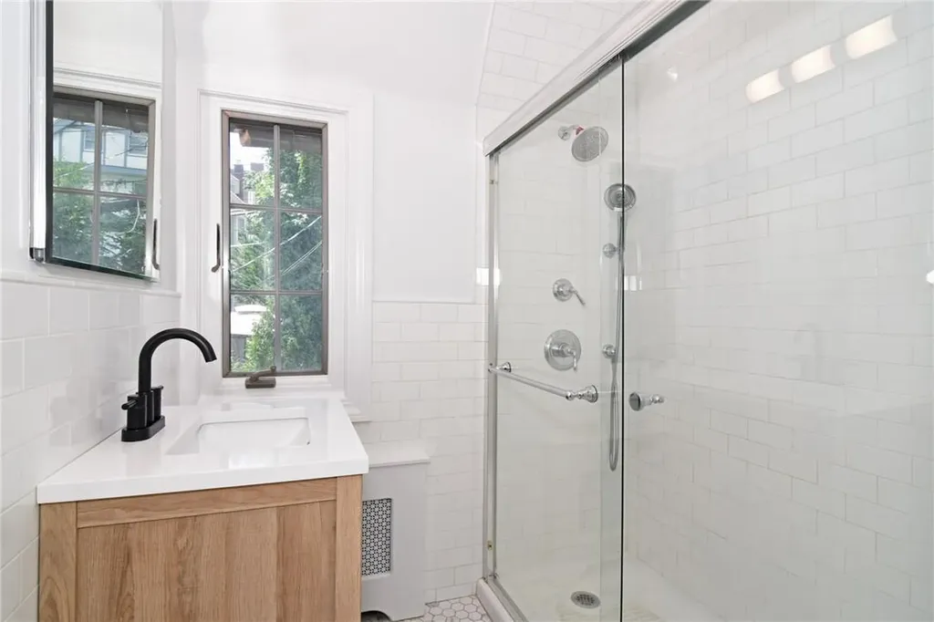 12 Bolton Gardens Bronxville NY 10708