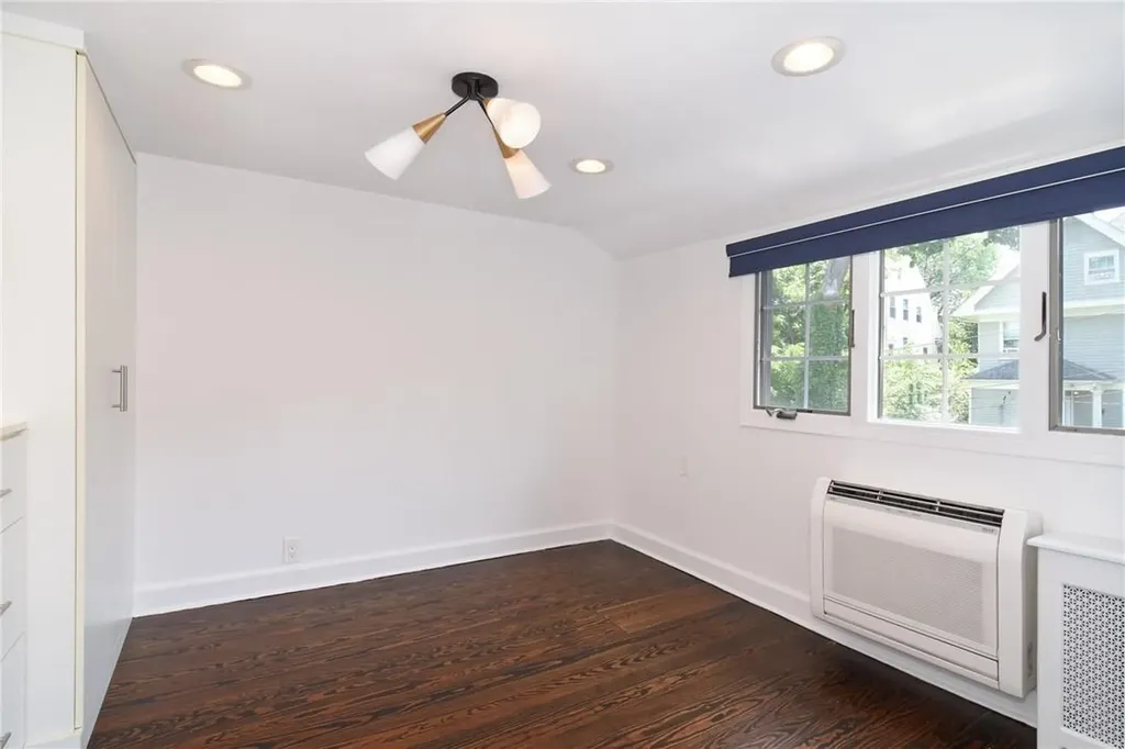 12 Bolton Gardens Bronxville NY 10708