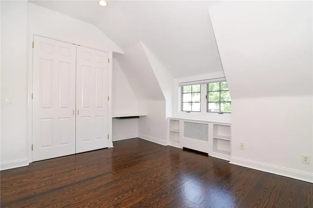 12 Bolton Gardens Bronxville NY 10708