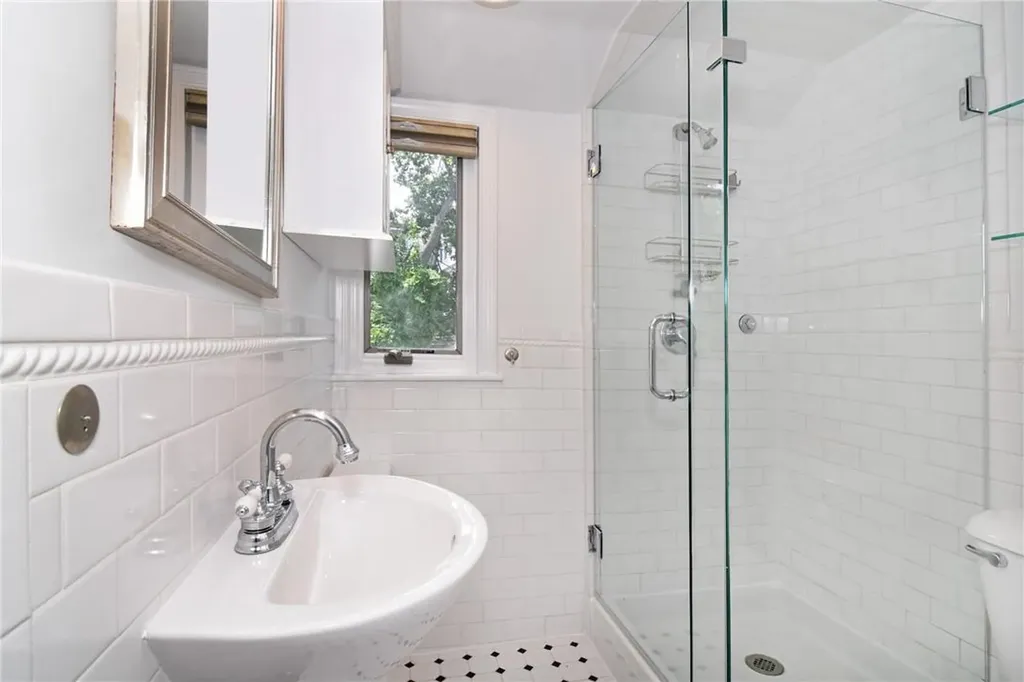 12 Bolton Gardens Bronxville NY 10708