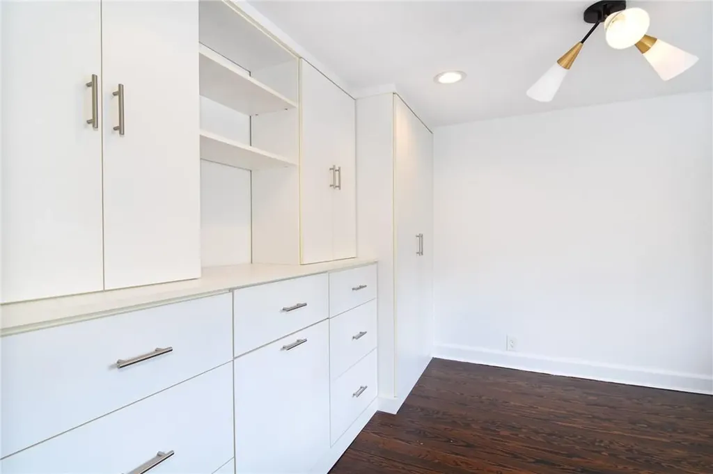 12 Bolton Gardens Bronxville NY 10708