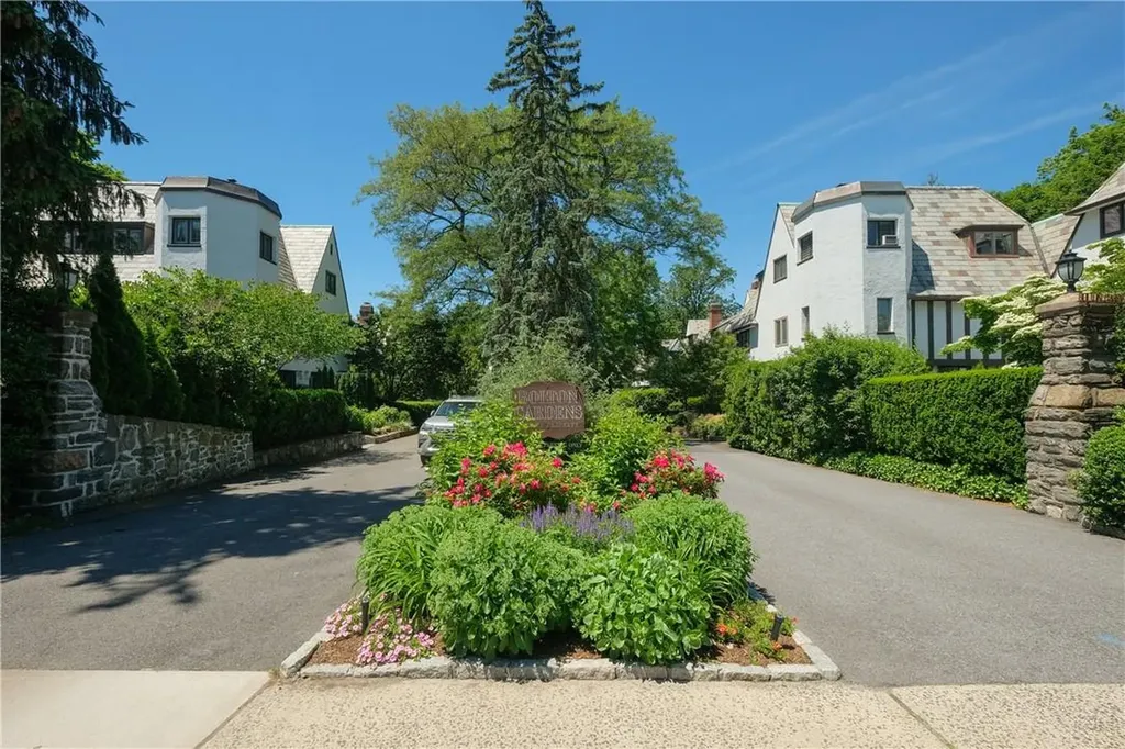 12 Bolton Gardens Bronxville NY 10708