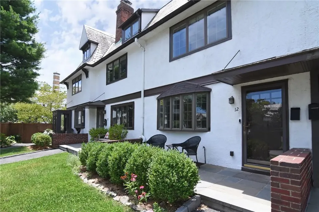 12 Bolton Gardens Bronxville NY 10708