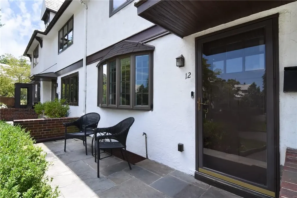12 Bolton Gardens Bronxville NY 10708